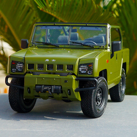 Original factory 1:18 BJC China Beiqi Warrior BJ2022JC Diecast off-road Army car model with small gift