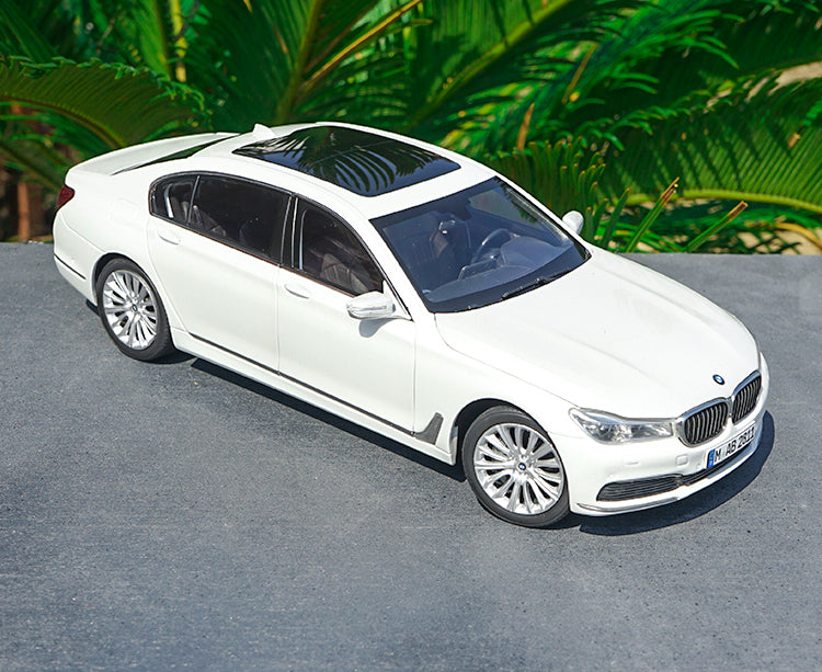 Original factory 1:18 BMW new T7 series Brand new 750Li/760Li Alloy To –  Classic Models Wholesale Store