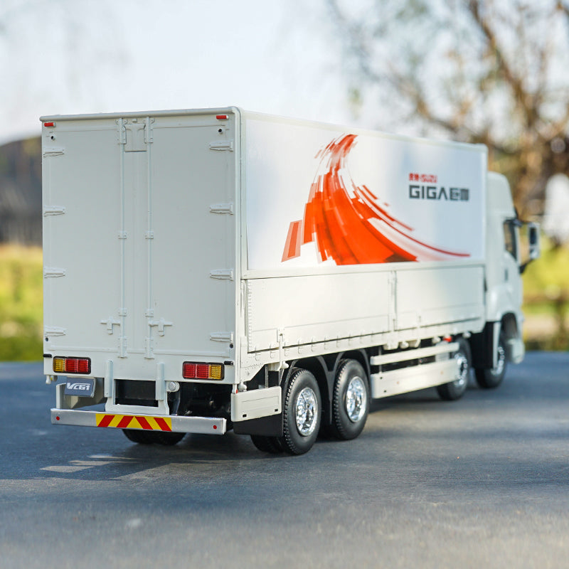 Original factory 1:32 ISUZU GIGA 4X2 Van Express Container