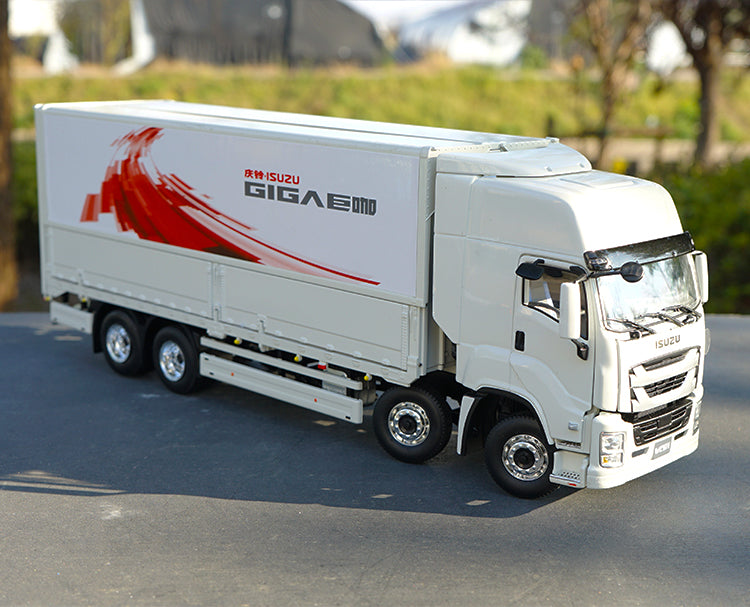 Original factory 1:32 ISUZU GIGA 4X2 Van Express Container Truck Vehicles Models for collection, gift