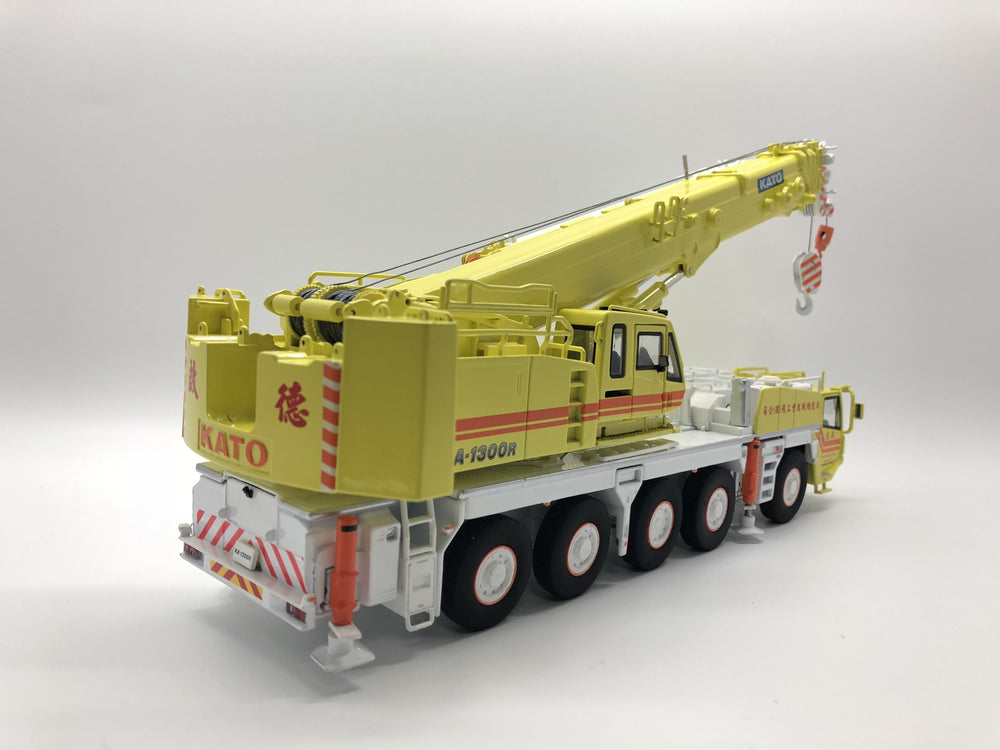 Original factory 1:50 Scale Kato Ka-1300R Allterr Crane Yellow  Metal carne with small gift