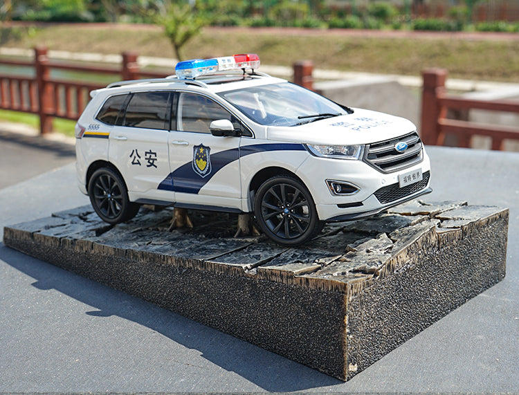 Original factory authentic 1:18 FORD EDGE 2016 diecast SUV car model with small gift