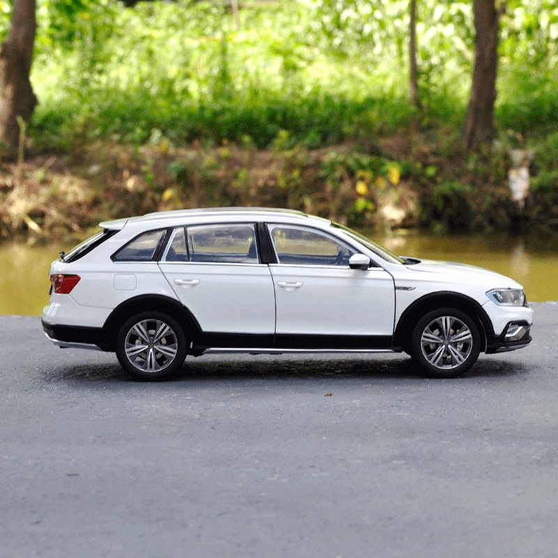 Original factory authentic 1:18 diecast VW C-TREK wagon car model miniature for collection, gift, toys