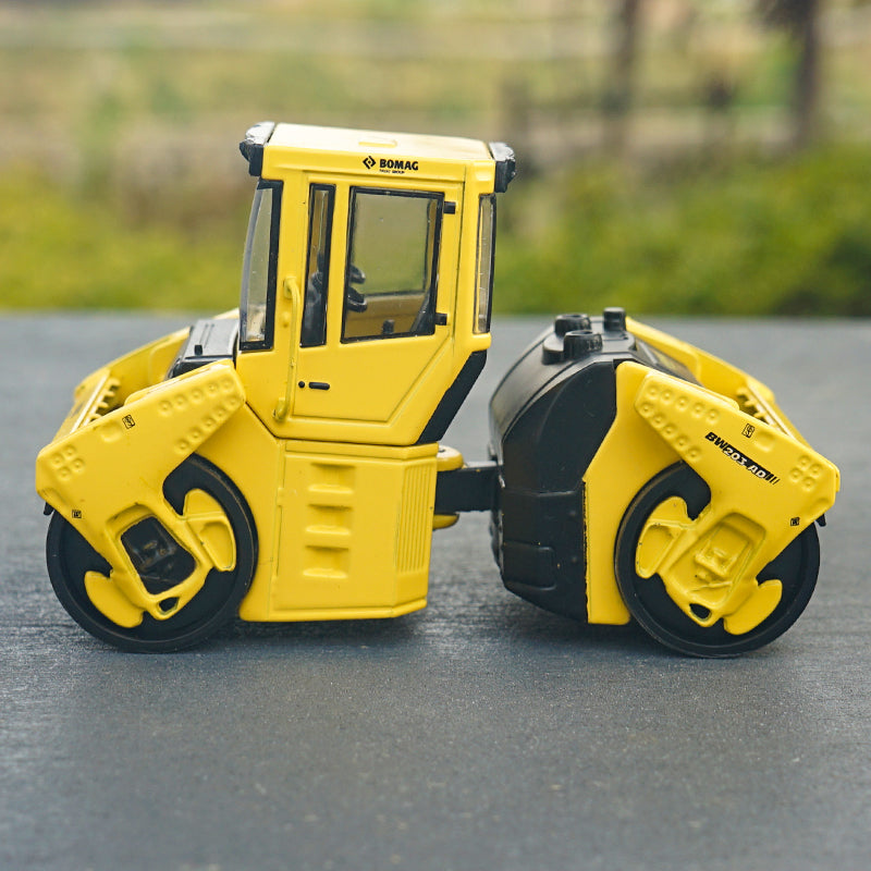 Original factory diecast 1:50 BOMAG BW203AD road roller model,Alloy construction machinery model for gift, collection