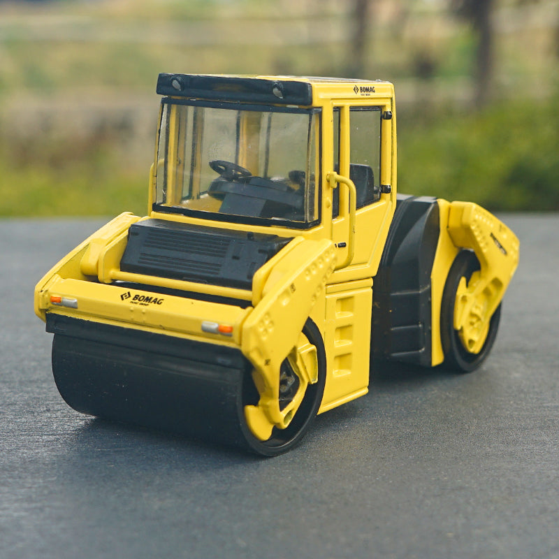 Original factory diecast 1:50 BOMAG BW203AD road roller model,Alloy construction machinery model for gift, collection
