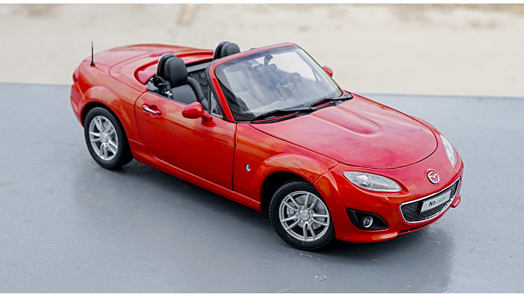 Original factory diecast 1/18 Mazda MX-5 MX 5 Roadster Diecast Metal Classic toy Car Models for Birthday/christmas gifts, collection