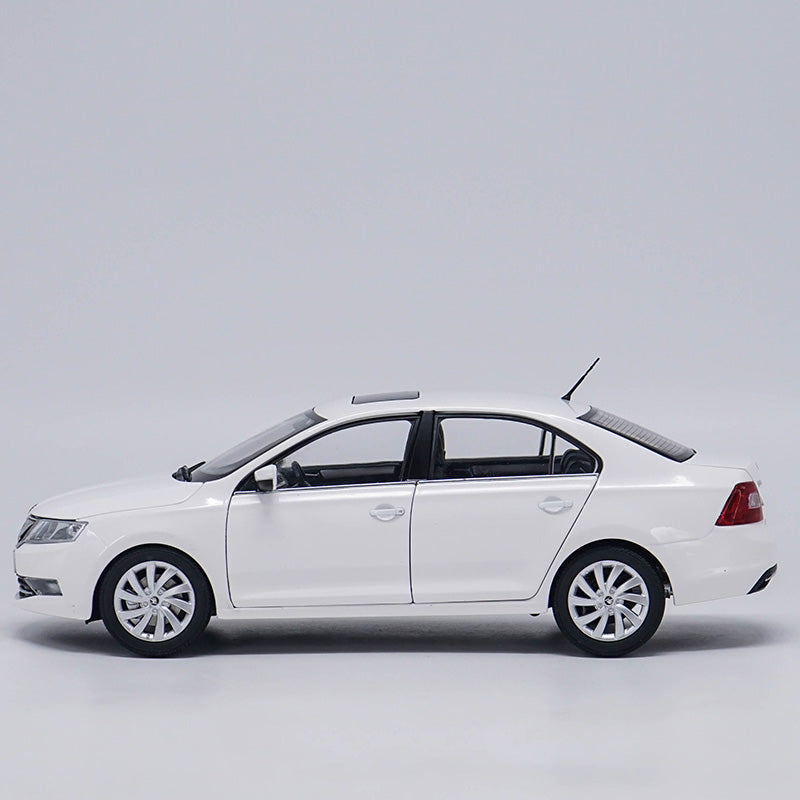 Promotional sale ! quality diecast 1/18 Skoda Rapid alloy Diecast Metal Classic toy Car Models for Birthday/christmas gifts, collection