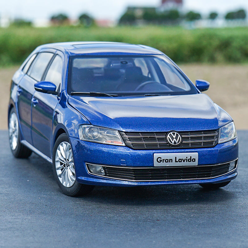 Original factory diecast 1:18 VW Blue Gran Lavida classic metal toy models for Birthday/christmas gifts, collection