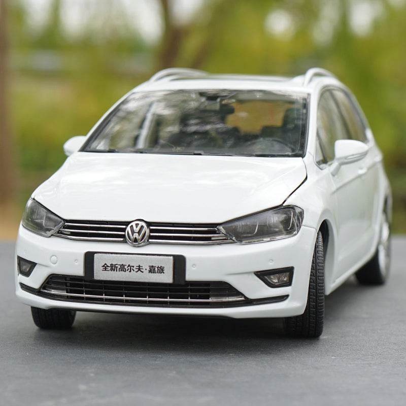 Original factory exquisite diecast 1:18 GOLF Sportsvan car models for gift, collection