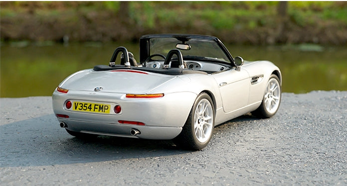 高い品質 exquisite factory Original 1:18 007 Z8 BMW diecast 乗用車