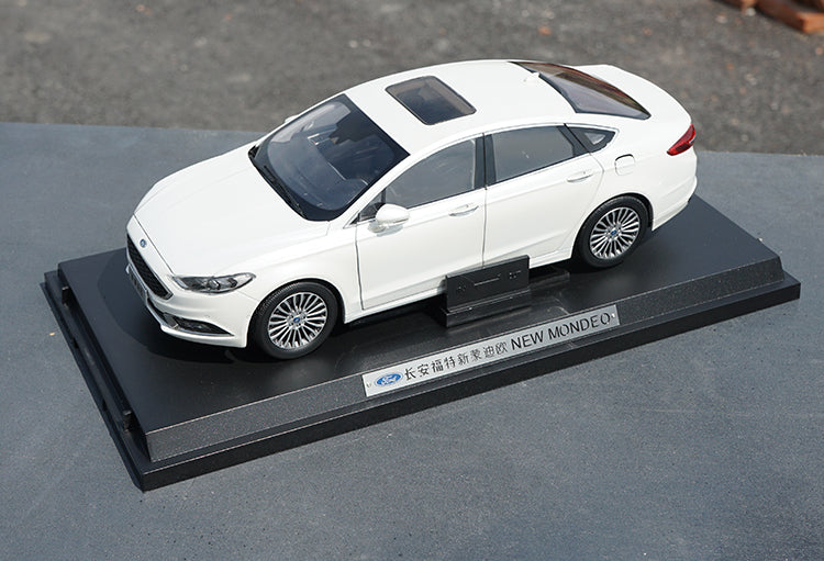 Original factory exquisite diecast 1:18 fort new Mondeo 2017 version car models for gift, collection