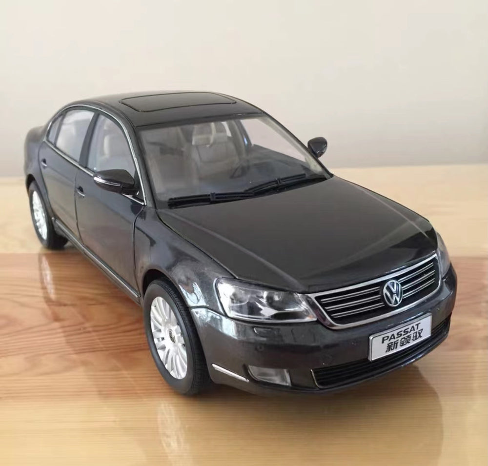 1:18 Volkswagen VW Passat V6 rare black diecast scale car model for collection