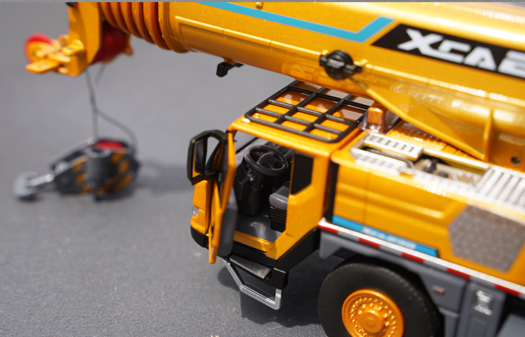 Original factory 1:50 XCMG XCA230 Diecast Crane Model alloy Original factory 1:50 XCMG XCA230 Diecast Crane Model alloy