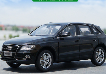 Original Authorized factory 1:18 Audi Q5 New Q5 car model,Classic toy Audi Q5 2015 Versin toy car Models for gift