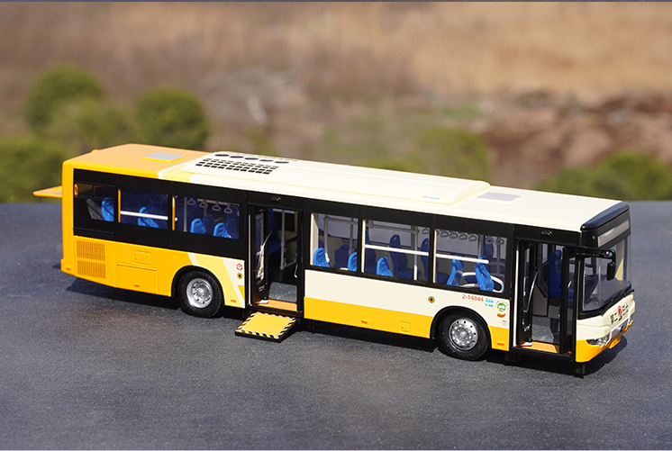 Colorful hot sell 1:42 Yutong ZK6128HG  ZK6125CHEVPG4 diecast bus model with fast shipping