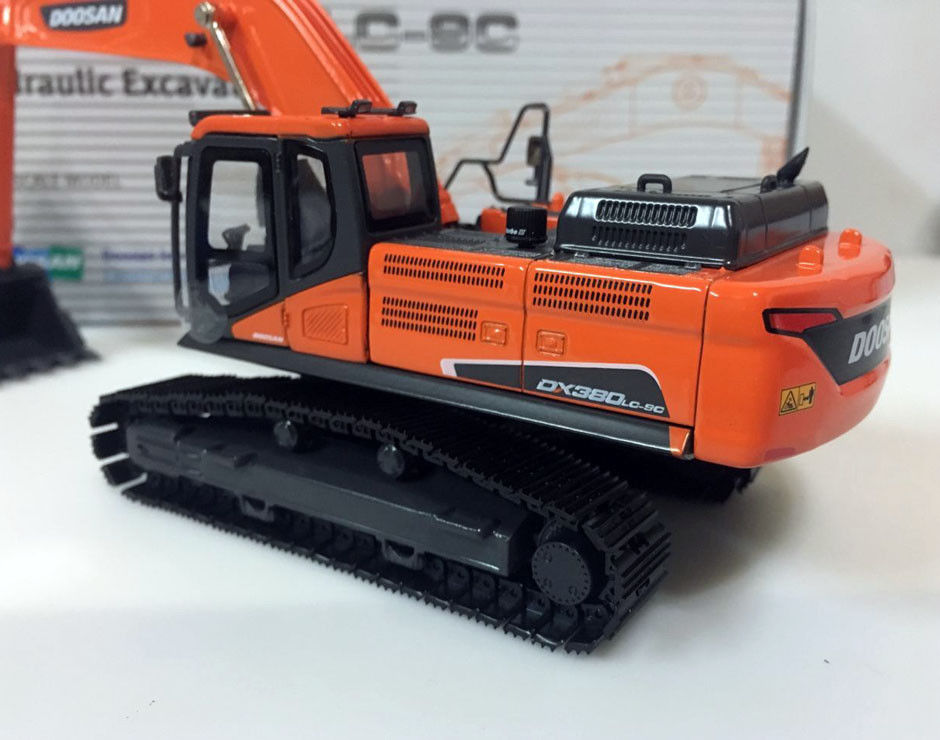 high quality 1:50 DOOSAN DX380LC-9C Excavator Alloy Engineering Vehicle Model