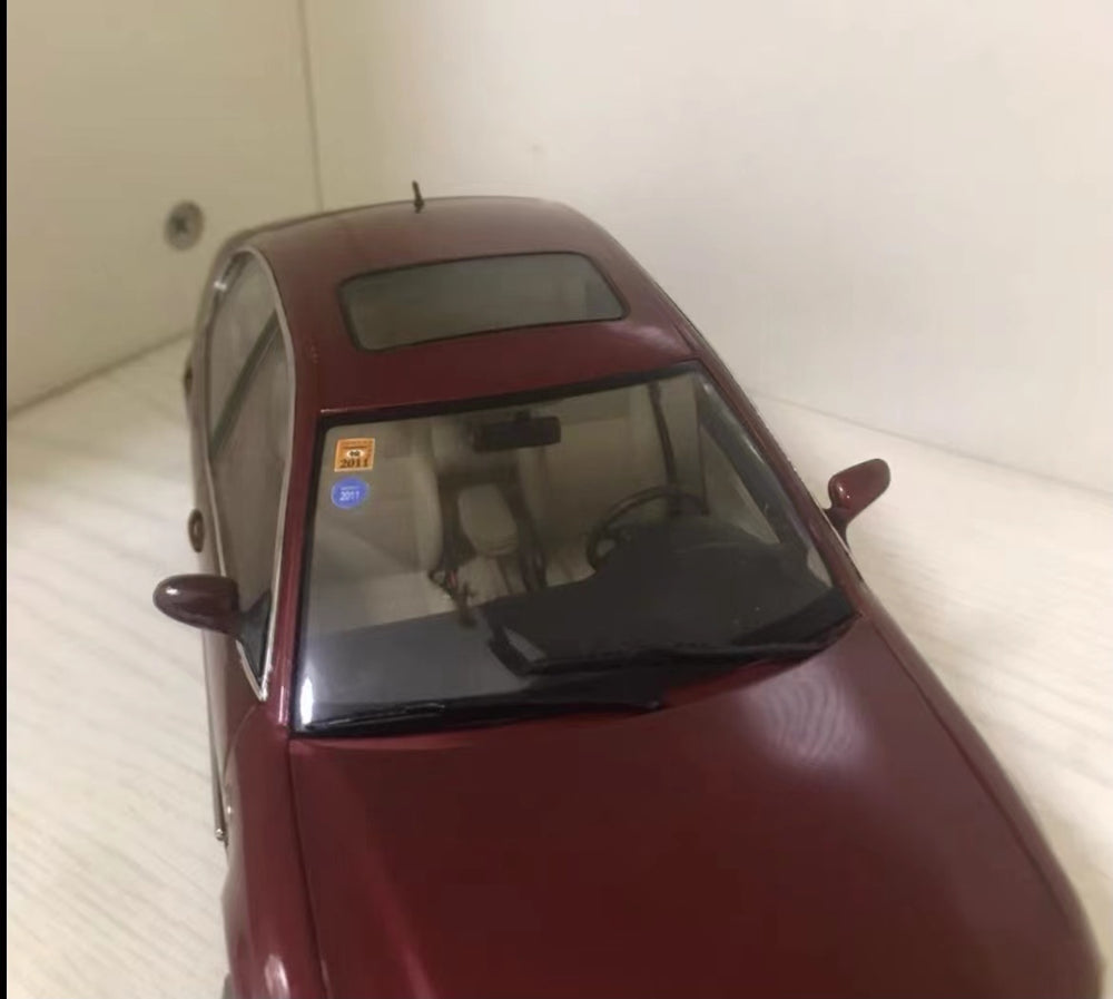 1:18 Volkswagen VW Passat B5 dark red scale car model for gift, collection