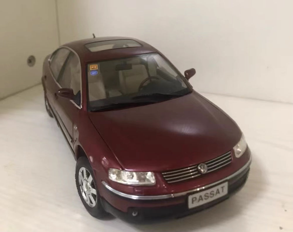 1:18 Volkswagen VW Passat B5 dark red scale car model for gift, collection