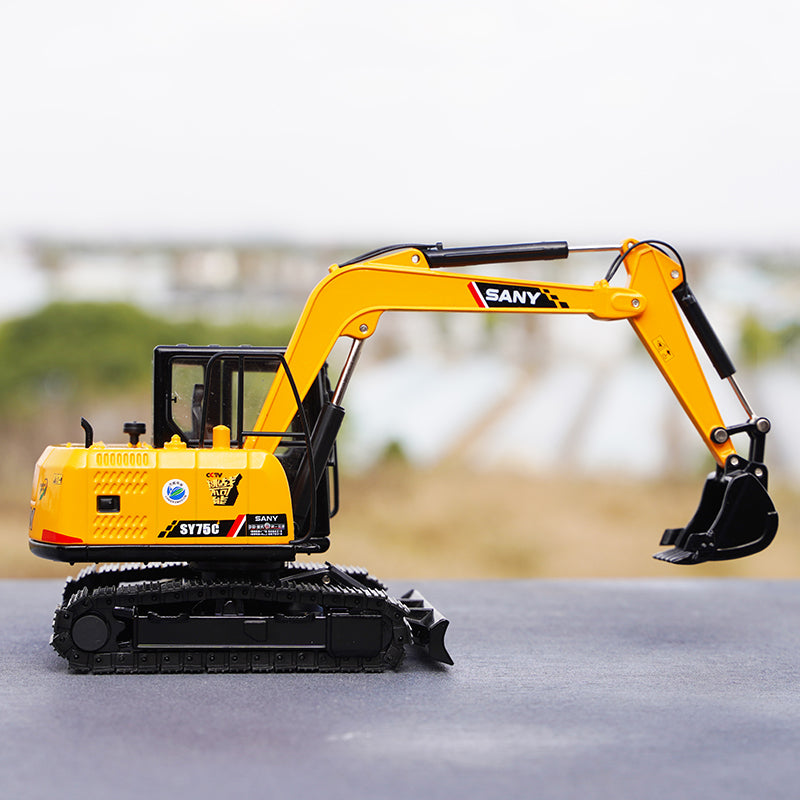 Original 1:35 SANY SY75C-9 diecast simulation excavator alloy model 10 hook 215 engineering digger model for gift, toy