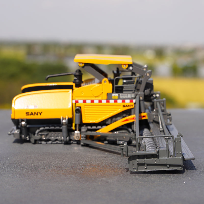 Original factory SANY 1:50 Metal alloy diecast asphalt road paver model for gift, collection