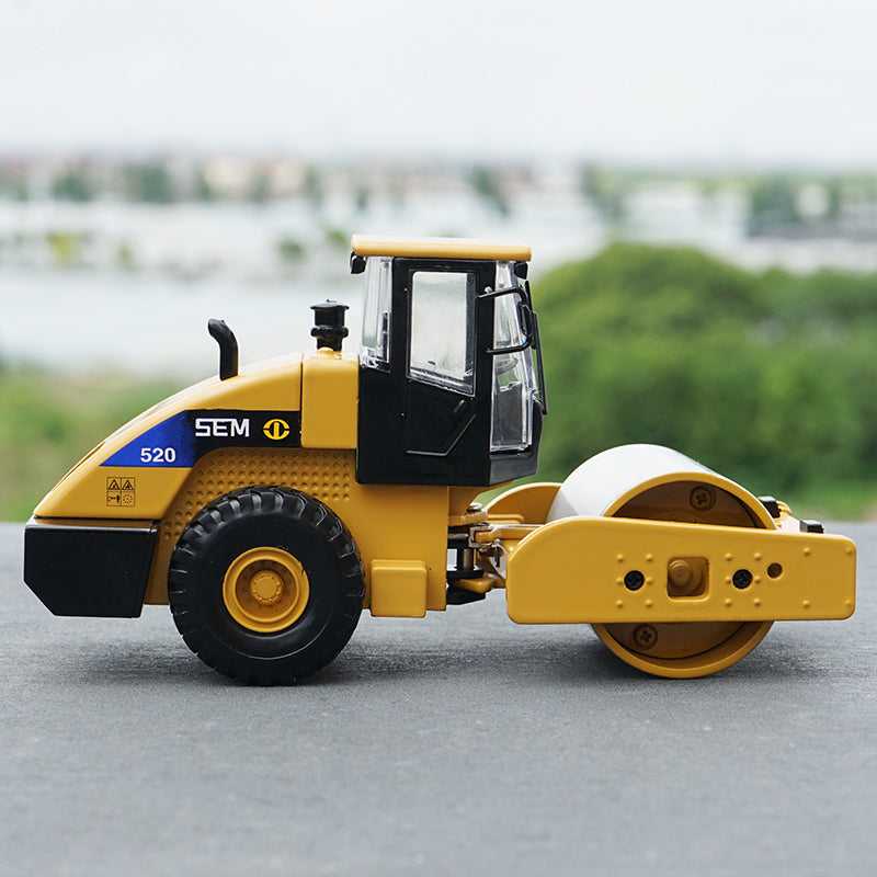 Original factory authentic Shangong 1:32 SEM520 diecast roadroller alloy construction model for toy gift