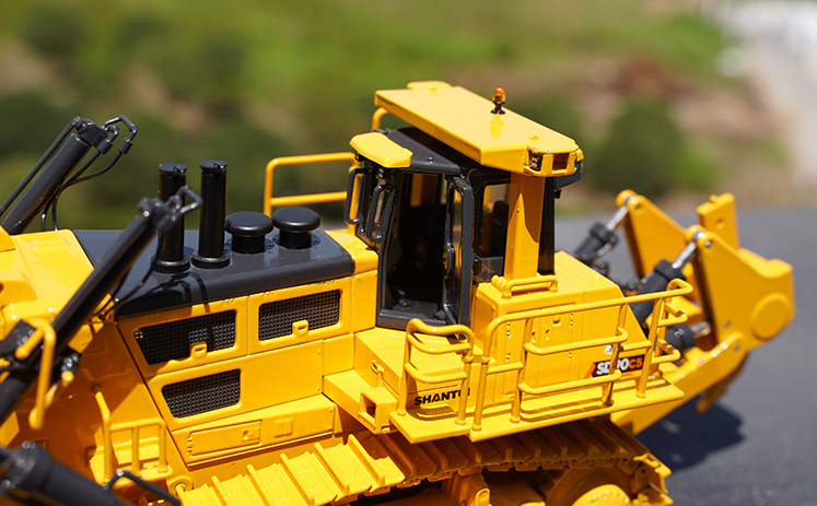 Original factory 1:43 Shantui SD90-C5 diecast bulldozer model large mechanical engineering alloy car model for gift, toy