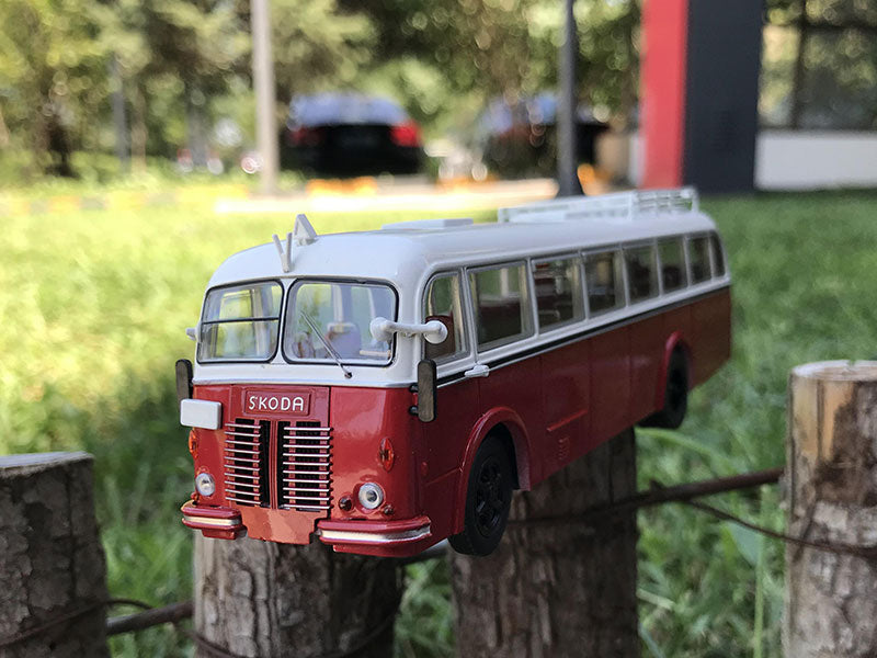 Original factory 1:64 Beijing No. 5 bus model  trailer bus toy model for gift, collection