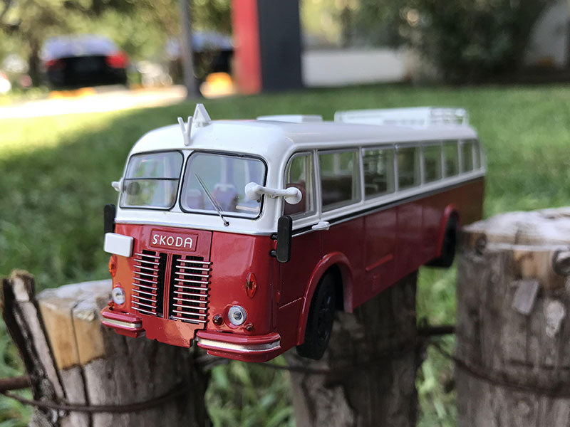 Original factory 1:64 Beijing No. 5 bus model  trailer bus toy model for gift, collection