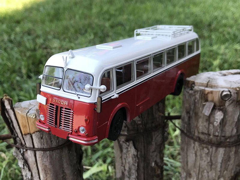 Original factory 1:64 Beijing No. 5 bus model  trailer bus toy model for gift, collection