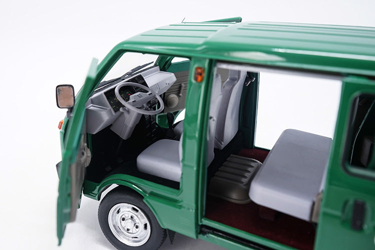 1/18 Die cast Tianjin DAFA HUALI TJ110 ( DAIHATSU ) van Taxi wagon model Green version