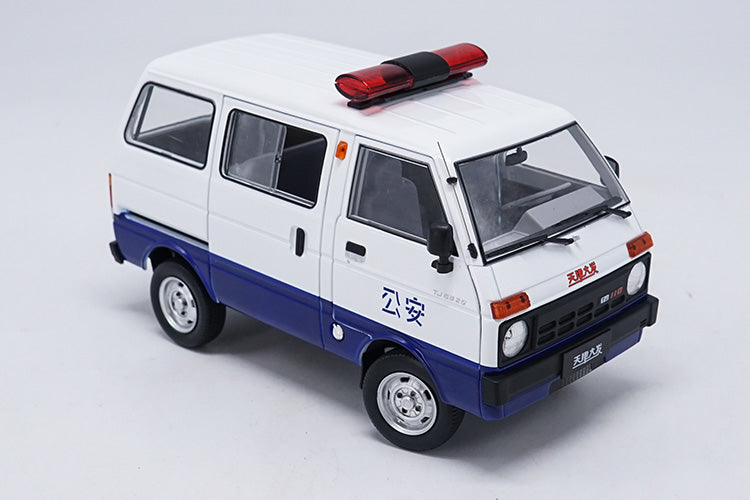 Zinc alloy 1/18 Die cast Tianjin DAFA HUALI TJ110 ( DAIHATSU ) van Taxi wagon model