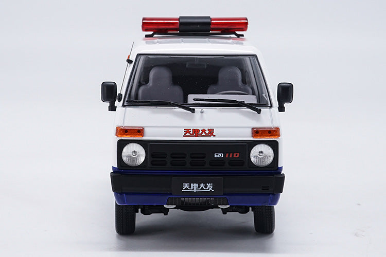 Zinc alloy 1/18 Die cast Tianjin DAFA HUALI TJ110 ( DAIHATSU ) van Taxi wagon model