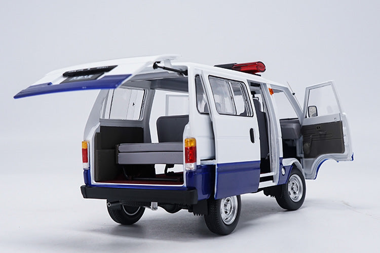 Zinc alloy 1/18 Die cast Tianjin DAFA HUALI TJ110 ( DAIHATSU ) van Taxi wagon model