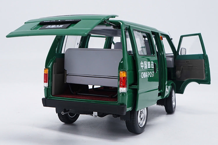 1/18 Die cast Tianjin DAFA HUALI TJ110 ( DAIHATSU ) van Taxi wagon model Green version