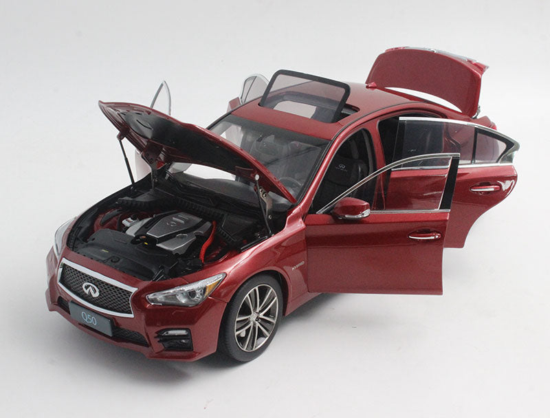 Original Authorized Authentic 1:18 Infiniti Q50S classic toy car