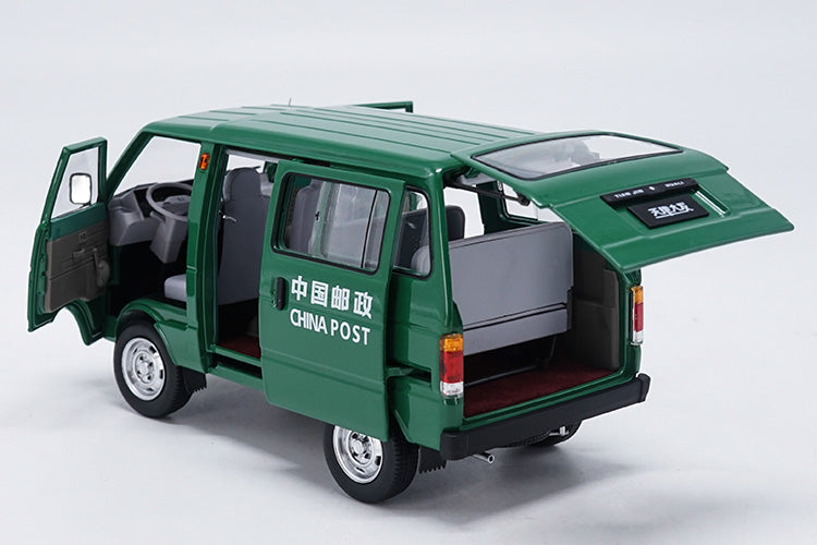 1/18 Die cast Tianjin DAFA HUALI TJ110 ( DAIHATSU ) van Taxi wagon model Green version