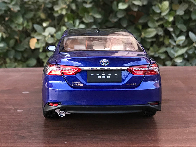 Original Authorized Authentic 1/18 Toyota Camry 8th eighth generation hybrid Diecast Car Model Toy models for christmas/Birthday