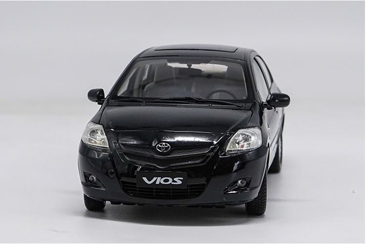 Original factory Authorized diecast 1/18 Toyota Vios Black Sedan Diecast Metal Classic toy Car Models for Birthday/christmas gifts, collection