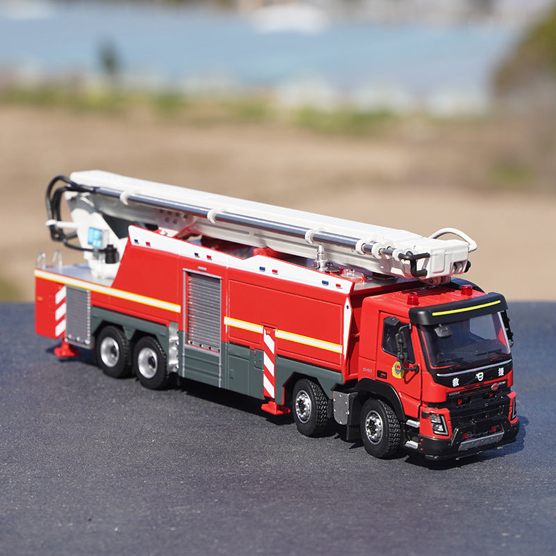 Original factory 1:50 Volvo lift high jet three-phase jet fire truck simulation alloy model China fire rescue gift