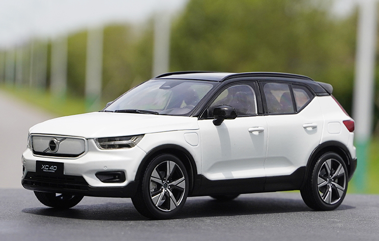 Original factory 1:18 Volvo XC40 2022 diecast scale model pure electric version alloy simulation toy car model