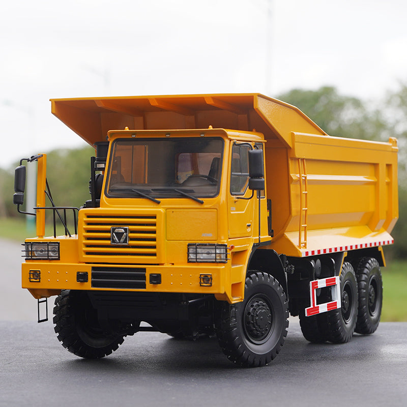 Original factory XCMG 1:24 Yellow Diecast heavy mining dump truck model off-highway large dump truck miniature for sale