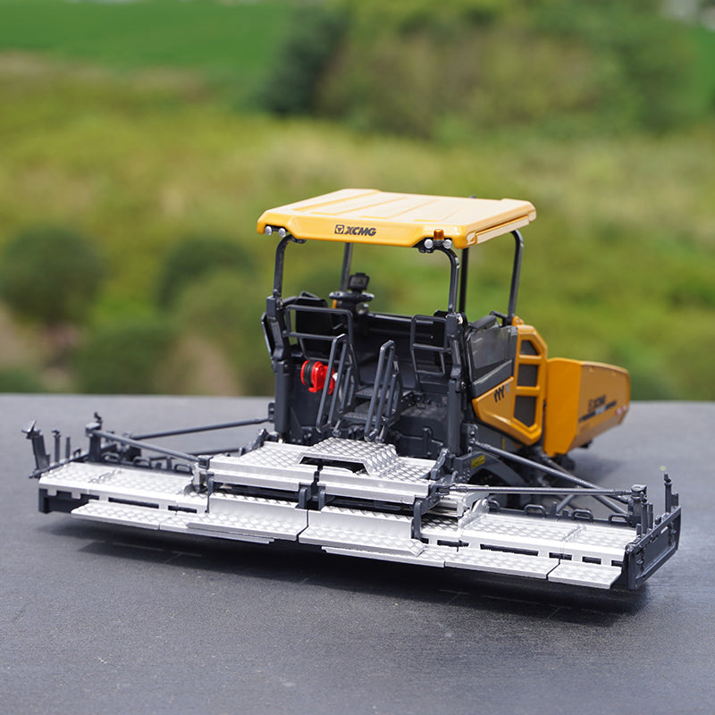 Original factory 1:35 XCMG RP1005T diecast paver model alloy engineeri ...