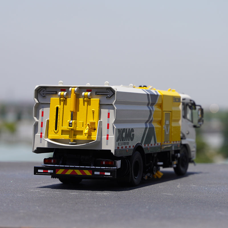 Original factory Dongfeng Tianjin 1:35 Diecast XCMG Cleaning sweeper truck alloy weeper-washer vehicle model for gift