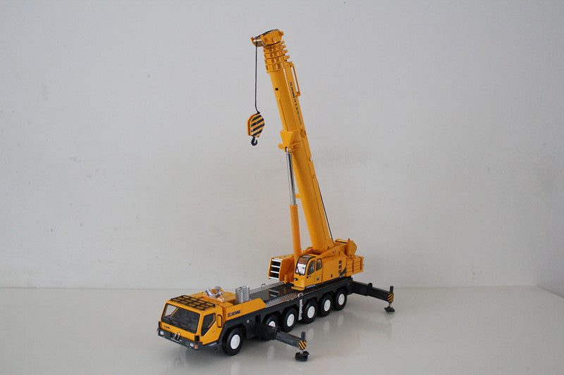 1:50 XCMG original  QAY200K QAY200T 200 ton die cast crane models for collection, gift