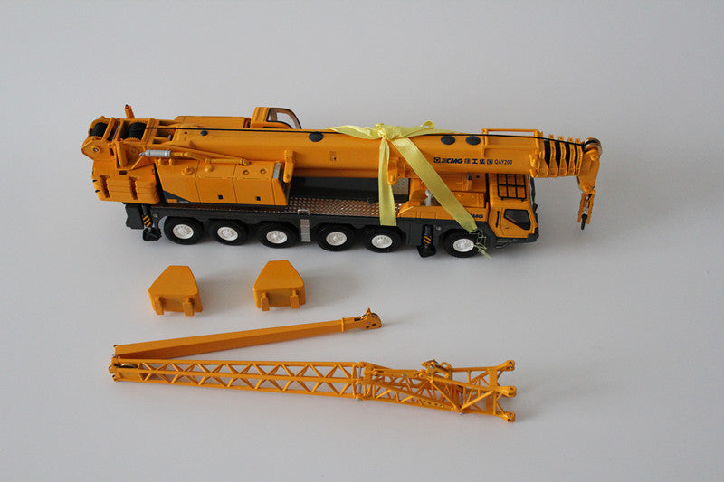 1:50 XCMG original  QAY200K QAY200T 200 ton die cast crane models for collection, gift