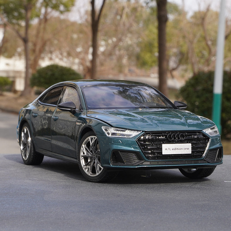 Original factory 1:18 collectible Audi A7L alloy simulation car model for gift, collection