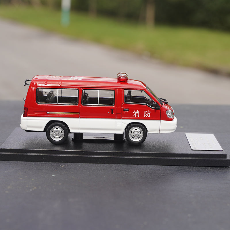 Original factory Southeast Deli 1:43 Red diecast firetruck simulation alloy car model for gift, toys