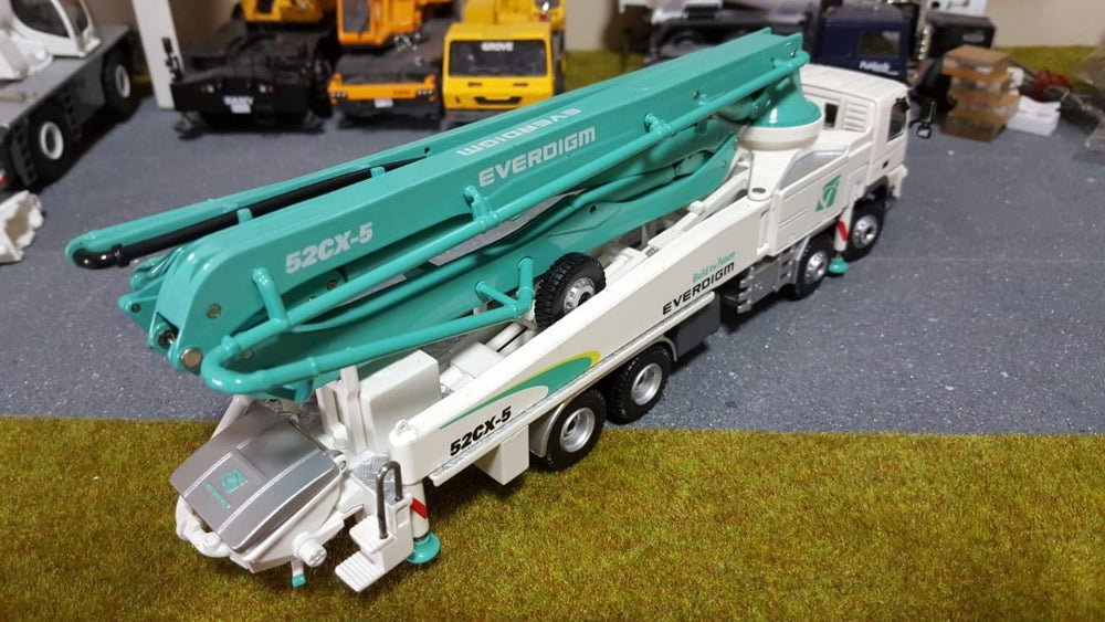 1/50 Scale Model Korea DY (Mercedes-Benz Actros Truck) Concrete Pump Truck Diecast Model