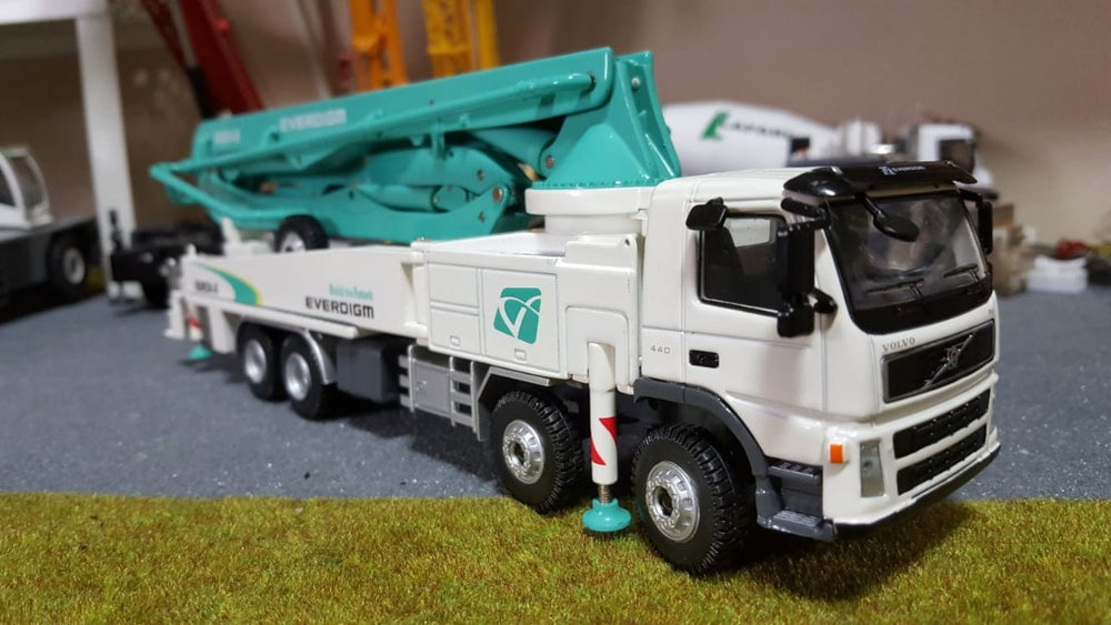 1/50 Scale Model Korea DY (Mercedes-Benz Actros Truck) Concrete Pump Truck Diecast Model