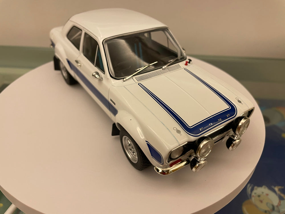 High classic 1:18 Triple9 FORD ESCORT MK1 ROAD CAR Model With fast shipping